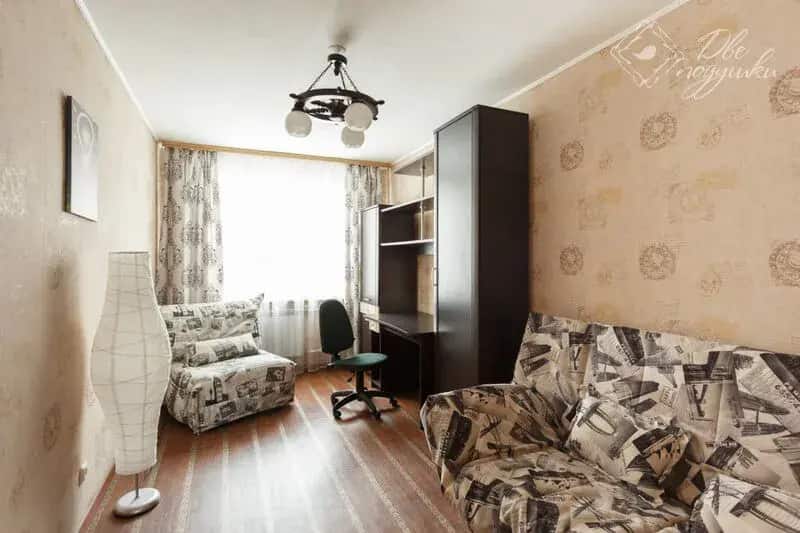 Две подушки на ул. Южакова д. 3, кв. 36: главное фото 1