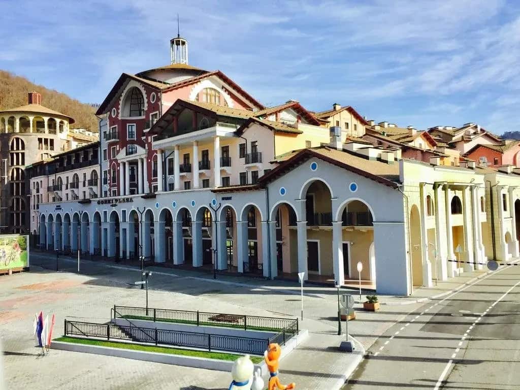Apartments Gorki Gorod Krasnaya Polyana: главное фото 1