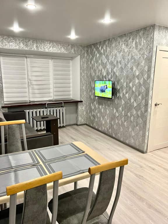 Квартира 2евро в центре Кировска: главное фото 1