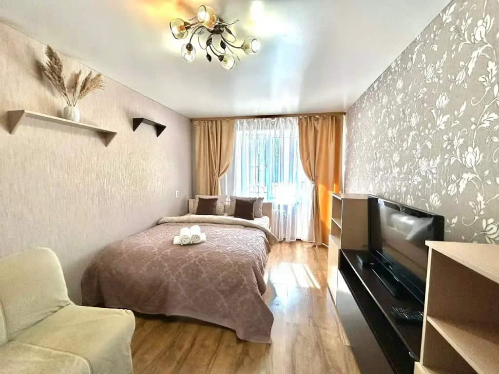 Однокомнатная Квартира Рядом со Спорткомплексом Центральным: главное фото 1