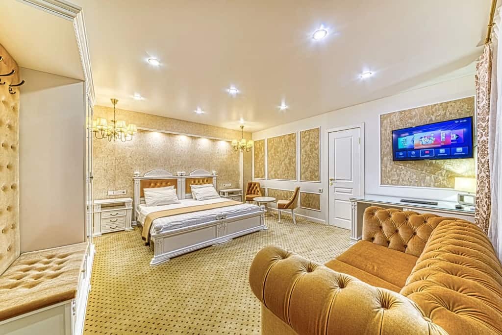 Отель Revival Hotel: фото 1