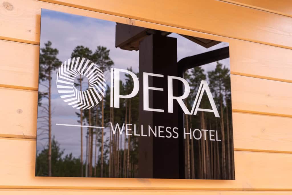 Отель Opera Wellness Hotel: главное фото 1