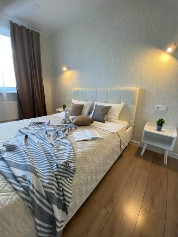 Апартаменты 1-комн квартира 41 кв.м. В ЦЕНТРЕ ул. Полежаева д.92: главное фото 1