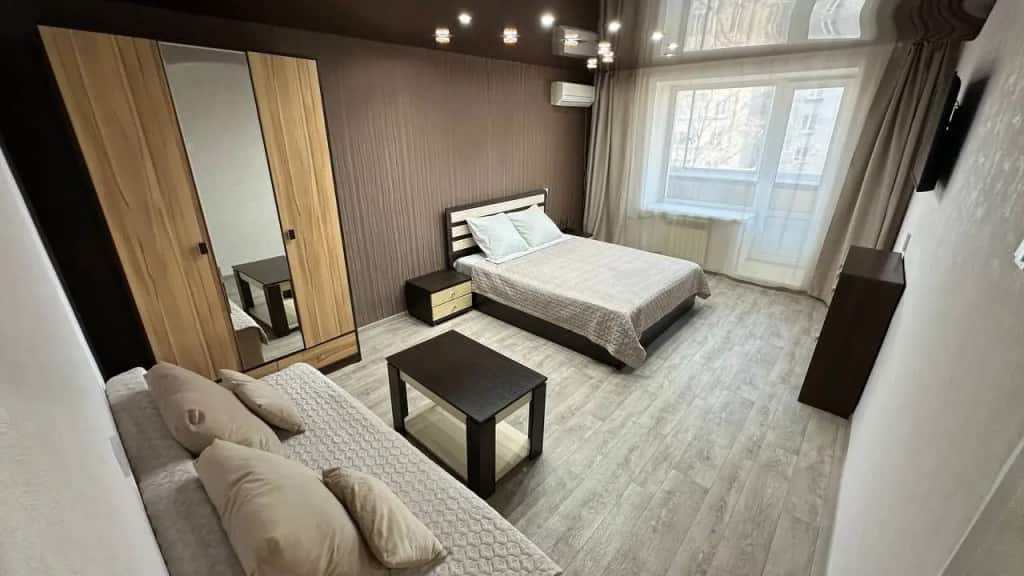 Квартира 1-комн 4чел ApartLand Первостроителей Аллея Труда Центр: главное фото 1