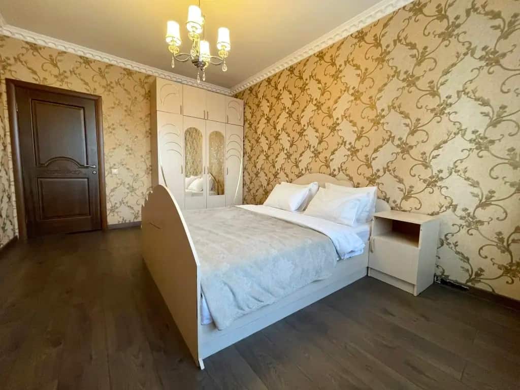 Апартаменты Просторная евро-трёшка у метро (1): главное фото 1