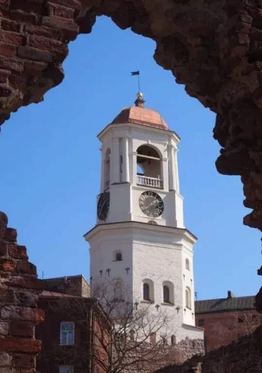 Квартира у Часовой Башни с Просторной Кухней: главное фото 1