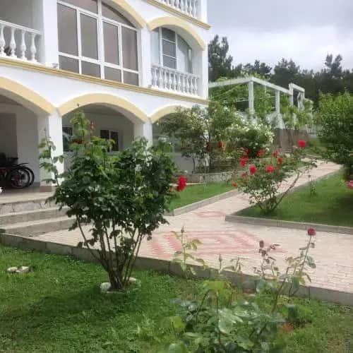 U Treh Roz Guest House: главное фото 1
