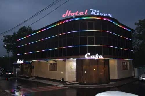 Hotel River: главное фото 1