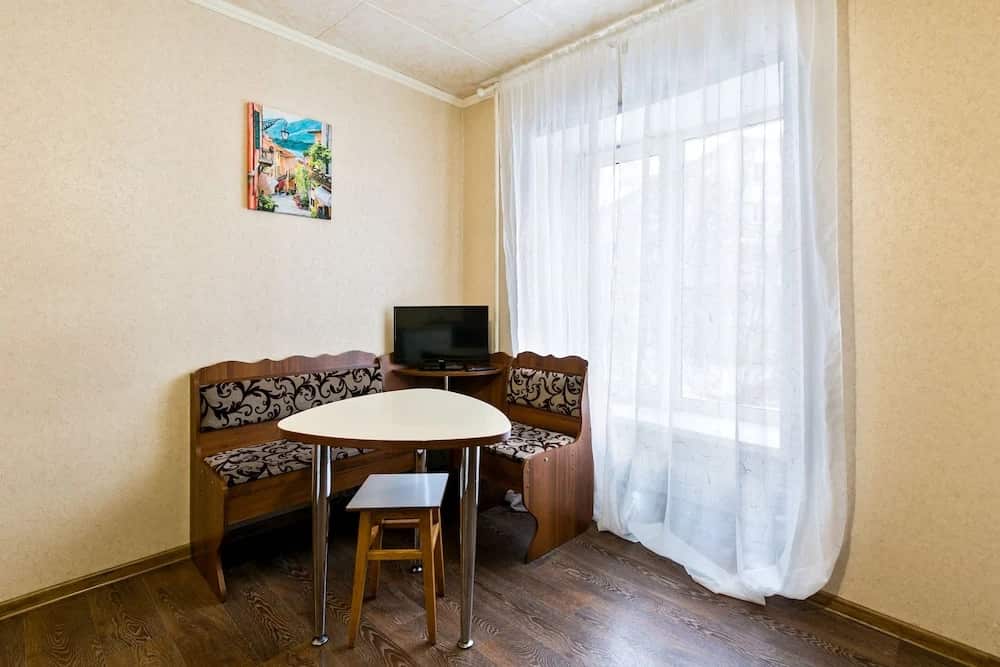 MaxRealtyул. Строителей, 9, кв. 24: главное фото 1