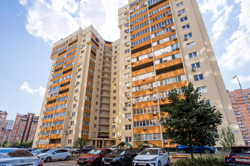Апартаменты на улице Домбайская 10: главное фото 1