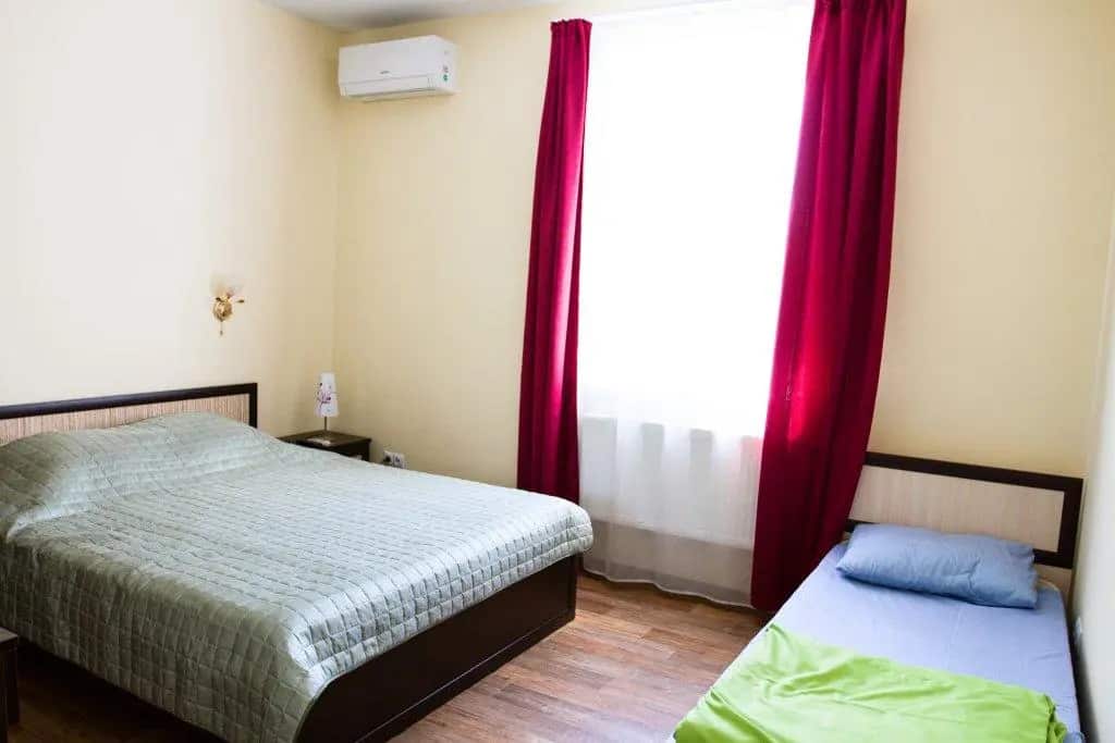 Hotel & Hostel Check Inn: главное фото 1