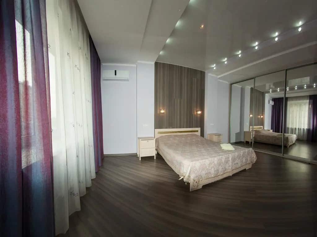 Home City Апартаменты рядом с Железнодорожным вокзалом: главное фото 1