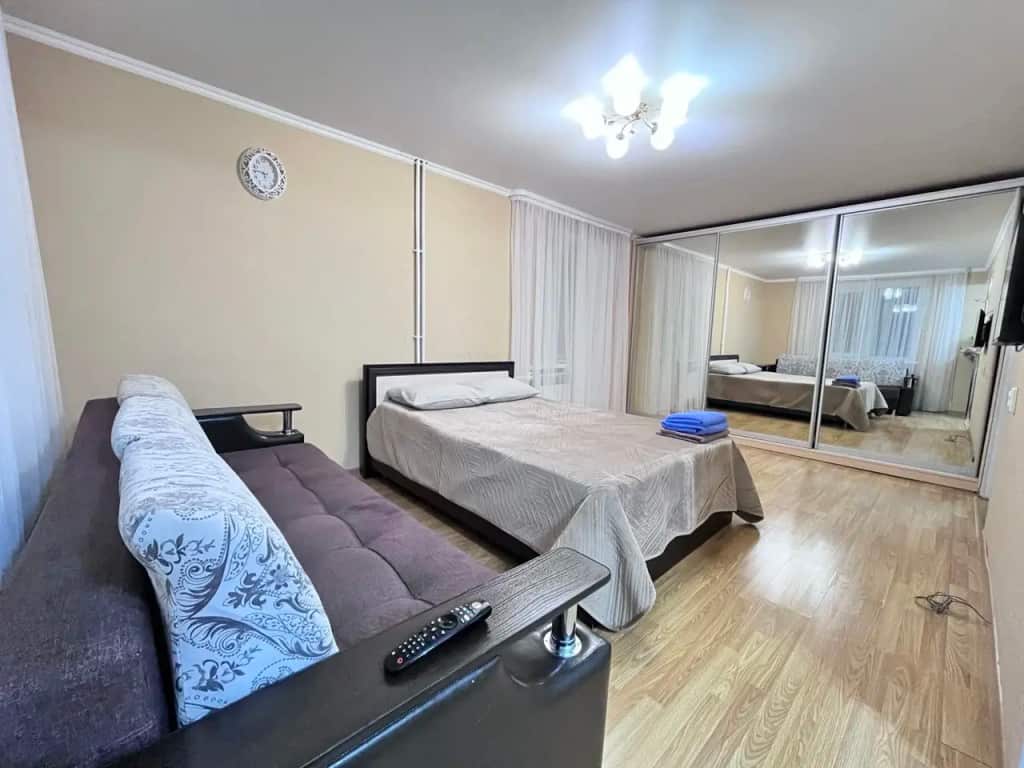 Квартира Марат Home по ул. проспект Строителей д. 20 А: главное фото 1