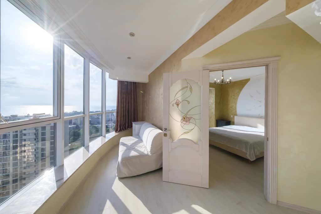 Апартаменты 3к видовые 130м, у морпорта с джакузи. 500м до моря: главное фото 1