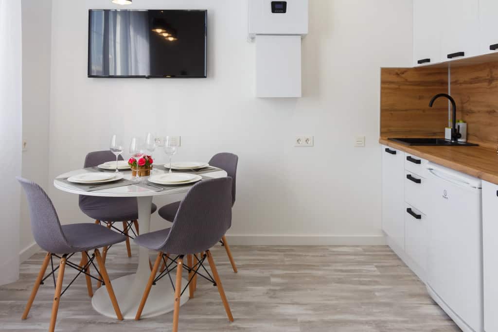 Апартаменты Red Apartments Арт Лайт Ренуар: главное фото 1