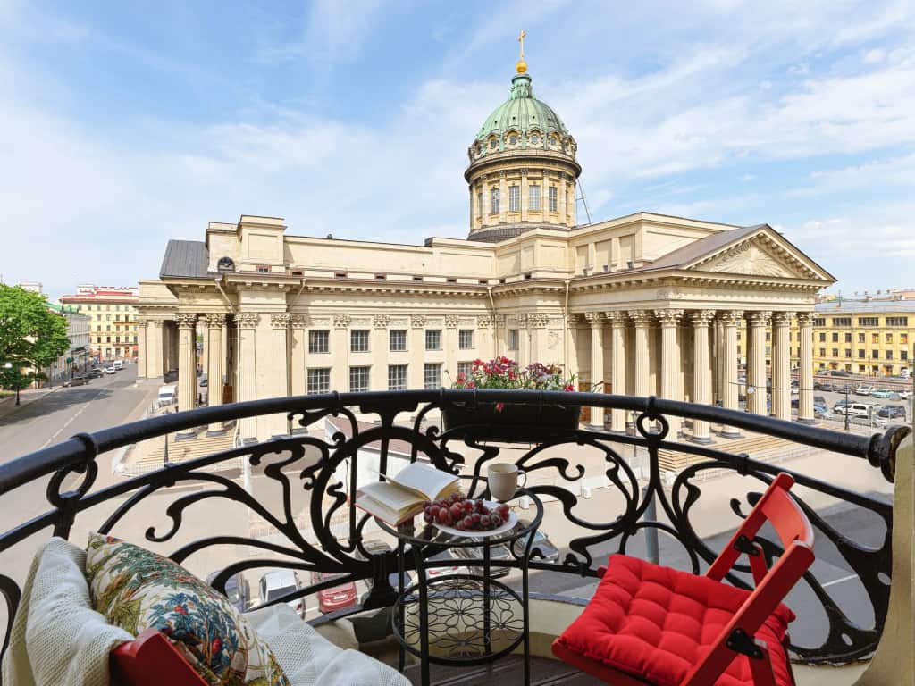 Апартаменты Minin Apartments с видом на Казанский собор 120 кв.м.: главное фото 1