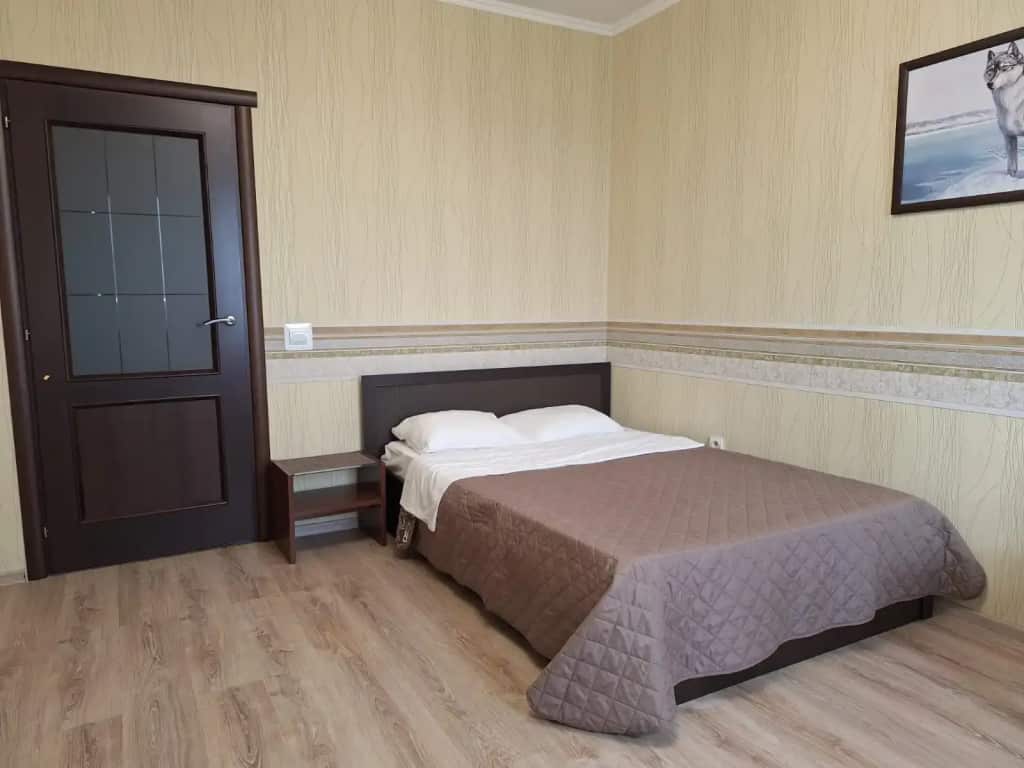 Апартаменты однокомнатные 42 Серебровская 91: главное фото 1