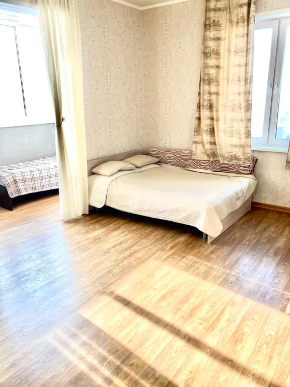Квартира 2х комнатная студия в центре Новосибирска: главное фото 1