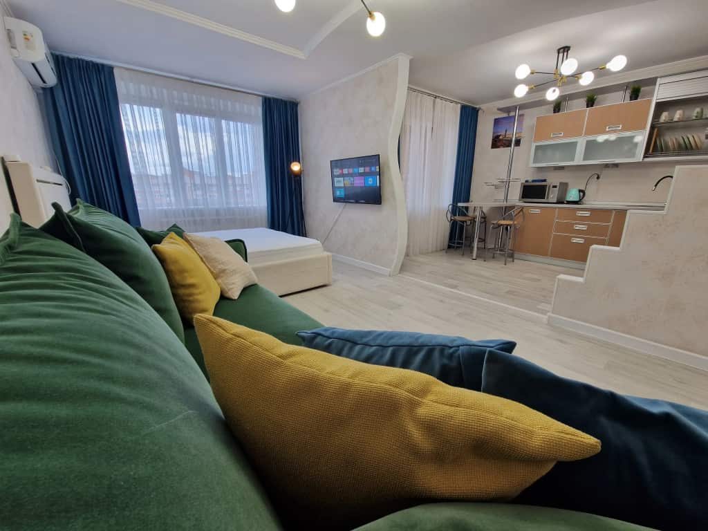 Квартира Виталий HouseRent Однокомнатная студия по ул. Ленина,104Б: главное фото 1