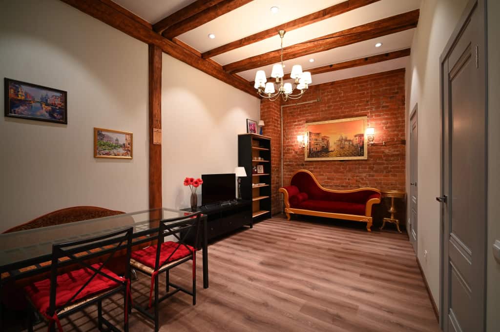 Апартаменты 2-х комнатные в центре: главное фото 1
