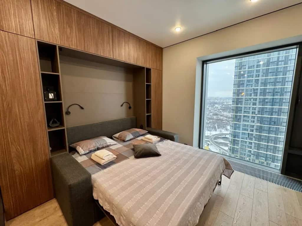 Апартаменты 1b Вид на город 41 этаж: главное фото 1