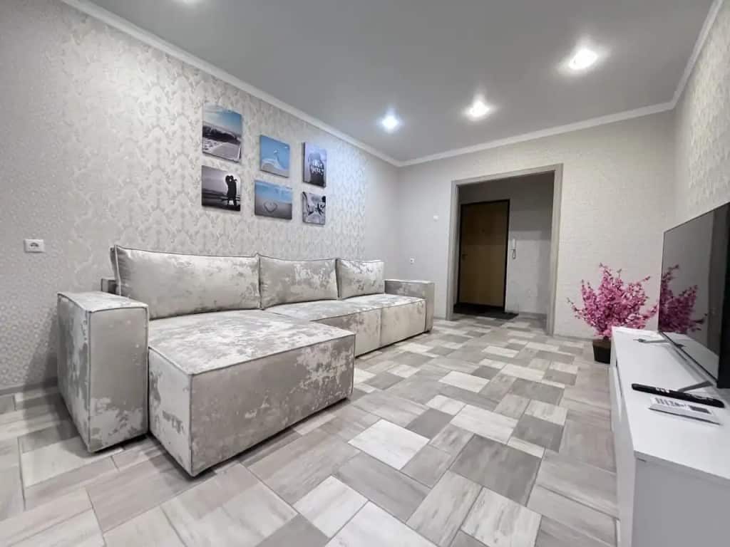 Квартира Марат Home двухкомнатная по ул. Ленина 141 Б: главное фото 1