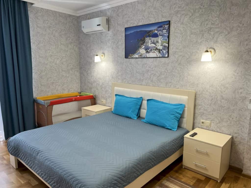 Квартира 310  в центре на первой береговой линии: главное фото 1