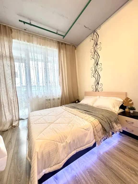 Апартаменты с балконом на Крестинского 35: главное фото 1