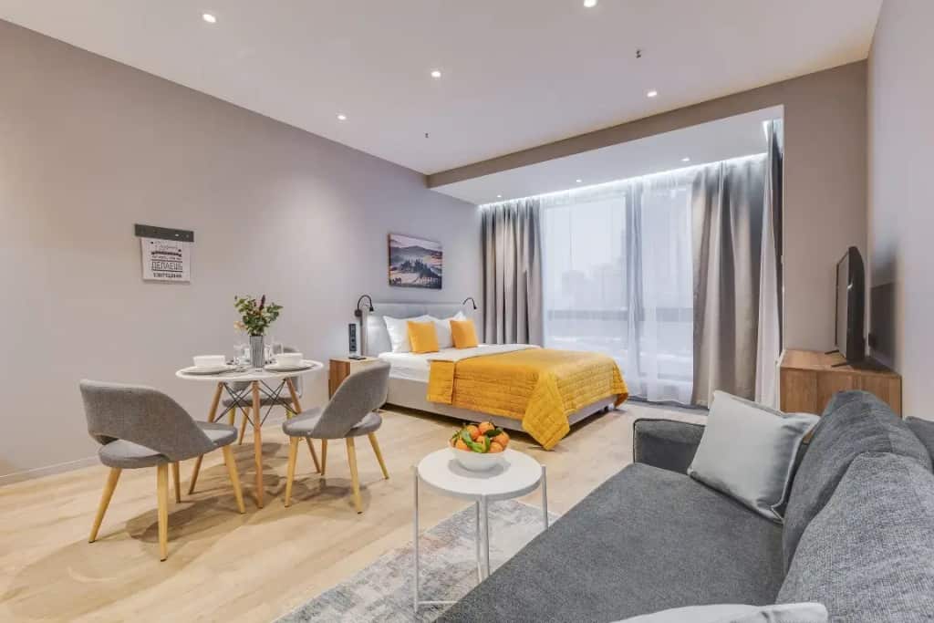Апартаменты Трёхместные Делюкс с Видом на Город Business Apartments: главное фото 1