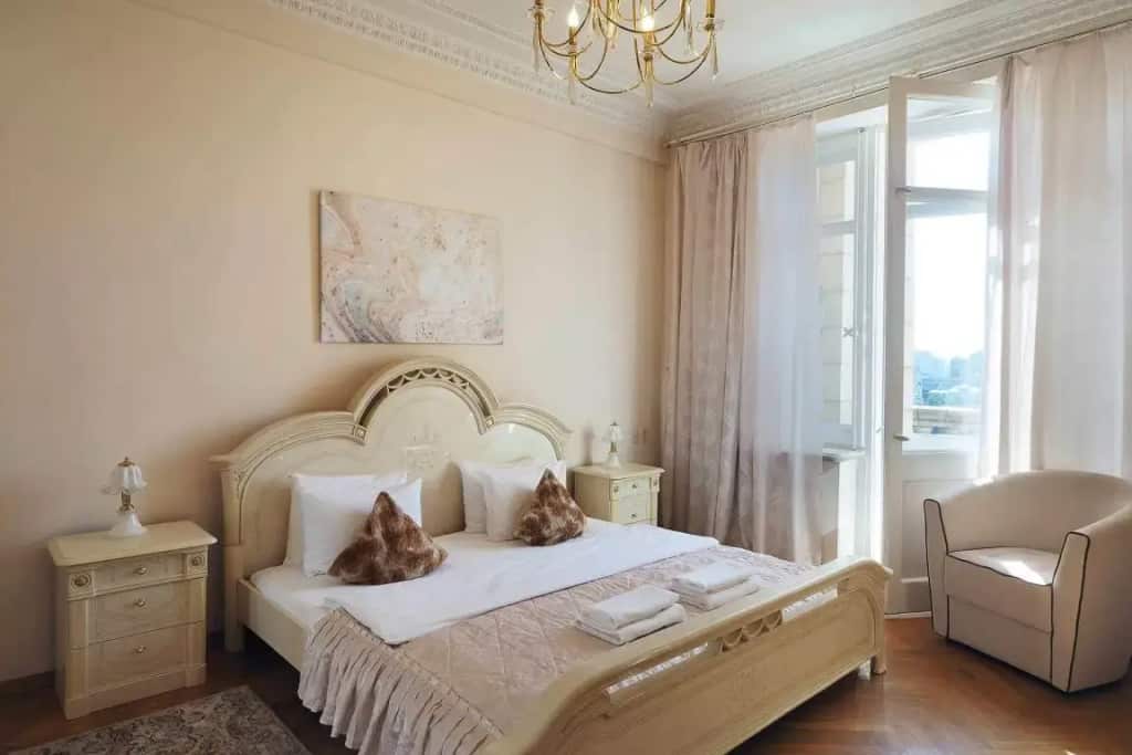 Апартаменты Люкс с Балконом и Джакузи: главное фото 1