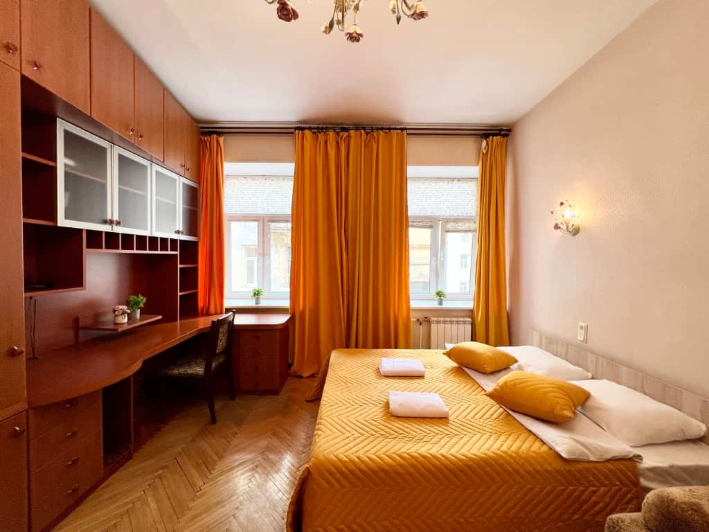 Квартира трехкомнатная на Апраксином переулке Гости Дома: главное фото 1
