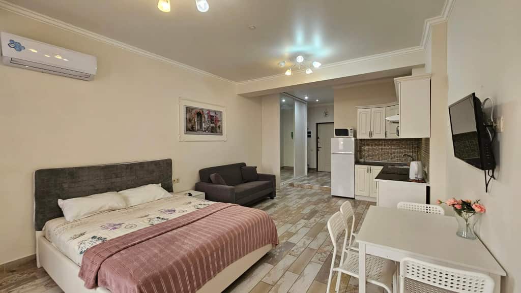 Апартаменты Уютная студия на Виноградная 2/3 (2) от HomeHotelSochi: главное фото 1
