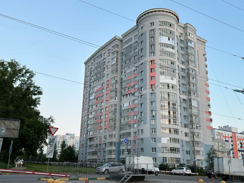 Апартаменты Просторная 2-комнатная Квартира на Ул. Родионова: главное фото 1