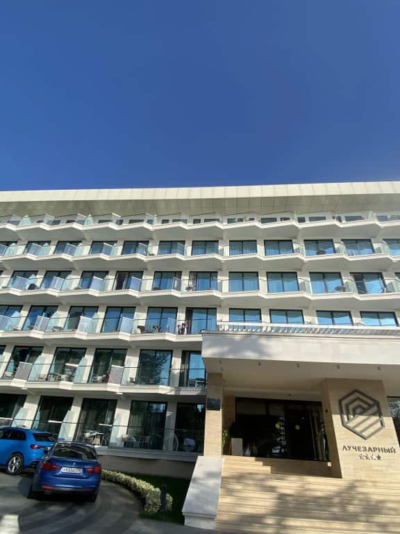 U Morya Luchezarnyij Apartments: главное фото 1