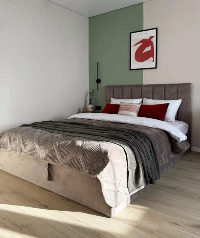 Квартира-студия от GoodHome_ekb в современном районе Академический: главное фото 1