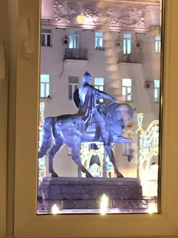 Квартира у Кремля с 2-спальнями и гостиной Шикарный вид: главное фото 1