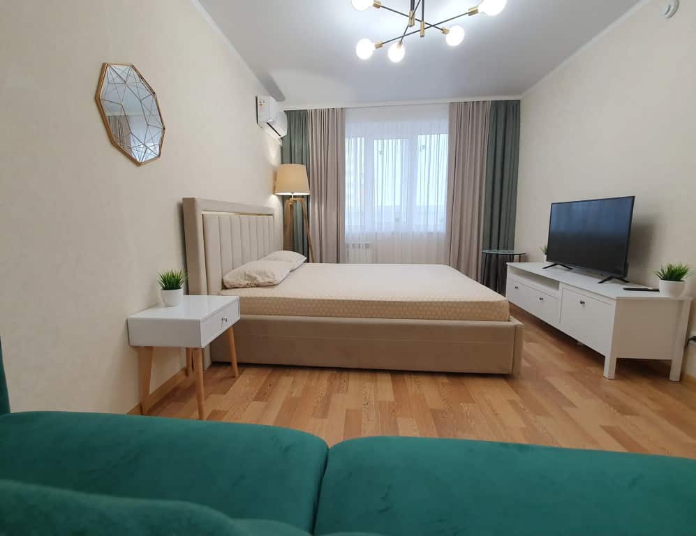 Квартира Виталий HouseRent Двухкомнатная по пр. Строителей, 80: главное фото 1