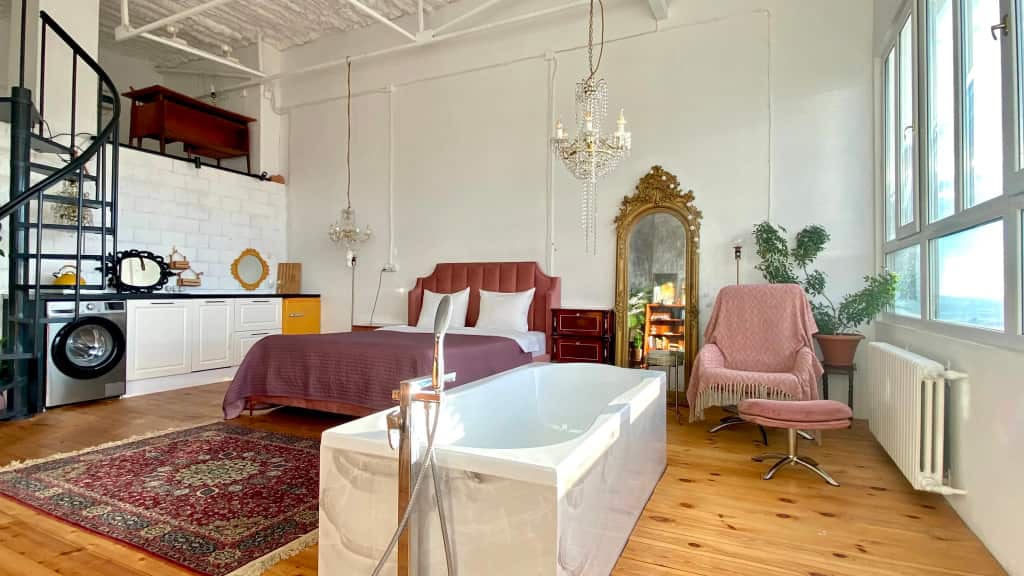 Апартаменты ApartMari Уникальный Люкс с видом на город: главное фото 1
