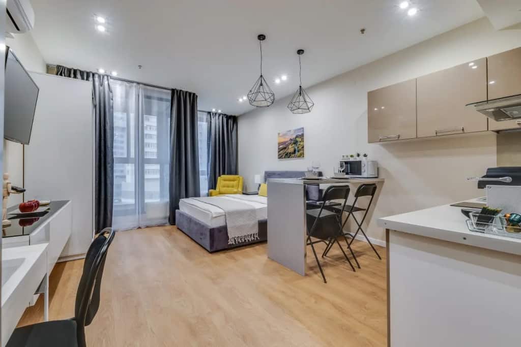 Апартаменты Представительские с Балконом и Видом на Город Business Apartments: главное фото 1