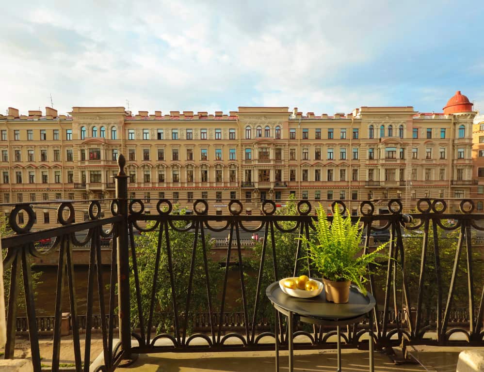 Апартаменты Bird Nest 80 кв.м с Балконом и Видом на Набережную Канала Грибоедова: главное фото 1