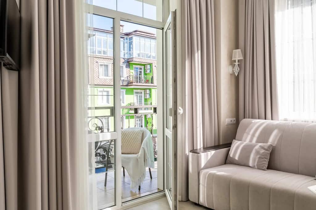 Апартаменты Red Apartments Арт Лайт Сити Фрост: главное фото 1