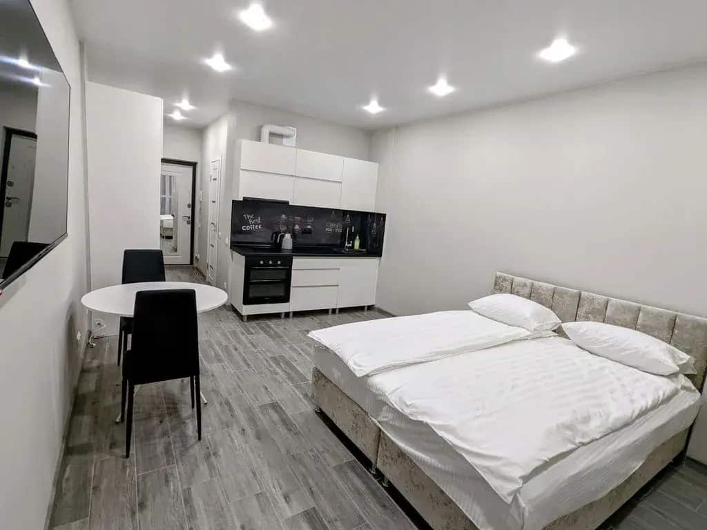 Апартаменты RentHome студия Сияние на Южном шоссе у ТЦ Амбар: главное фото 1