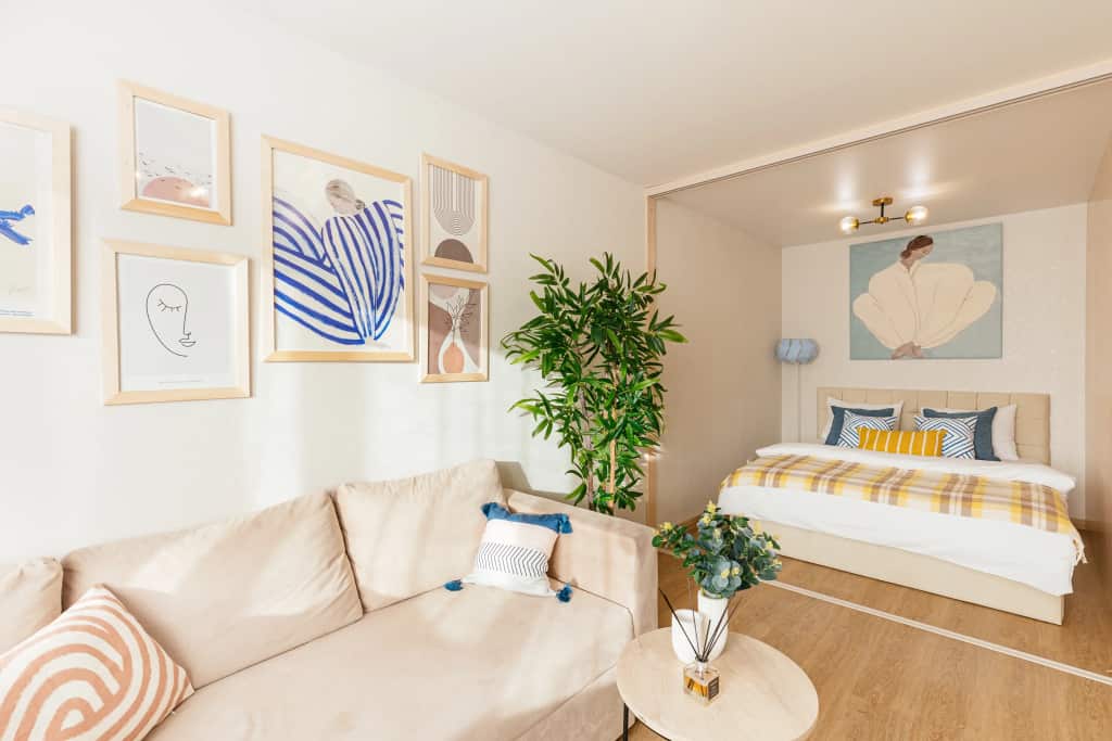 Апартаменты ROOM TOUR в ЖК Ново-Патрушево, Мать и Дитя, Нейрохирургия: главное фото 1