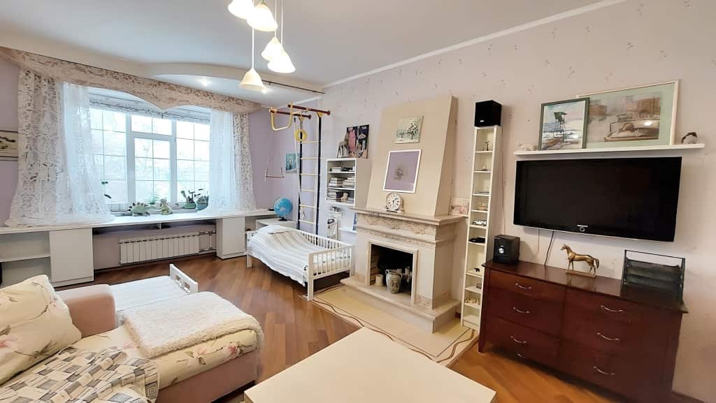 Квартира с камином для 3х взрослых и 2х детей: главное фото 1