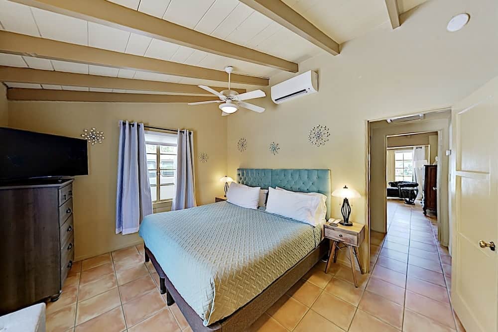 1029 E El Alameda Home 3 Bedrooms 3 Bathrooms Home: фото 3