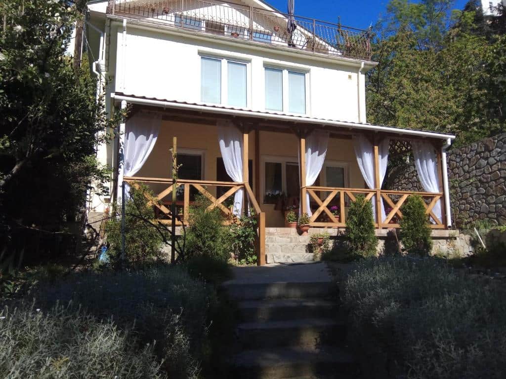 Yalta Quiet Courtyard: фото 3