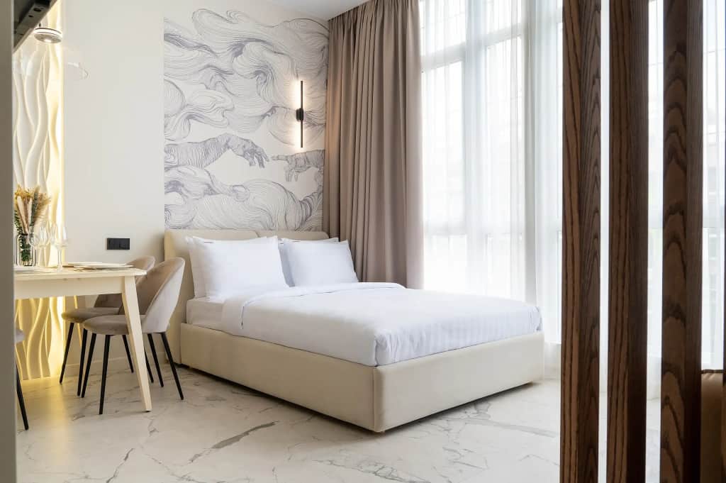 Апартаменты Red Apartments Арт Лайт Сити Апартамент Микеланджело: фото 3