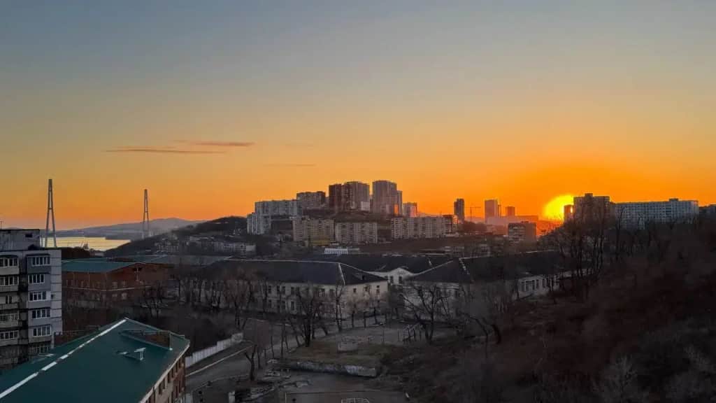 Квартира Уютная Однокомнатная с Видом на Мост: фото 2