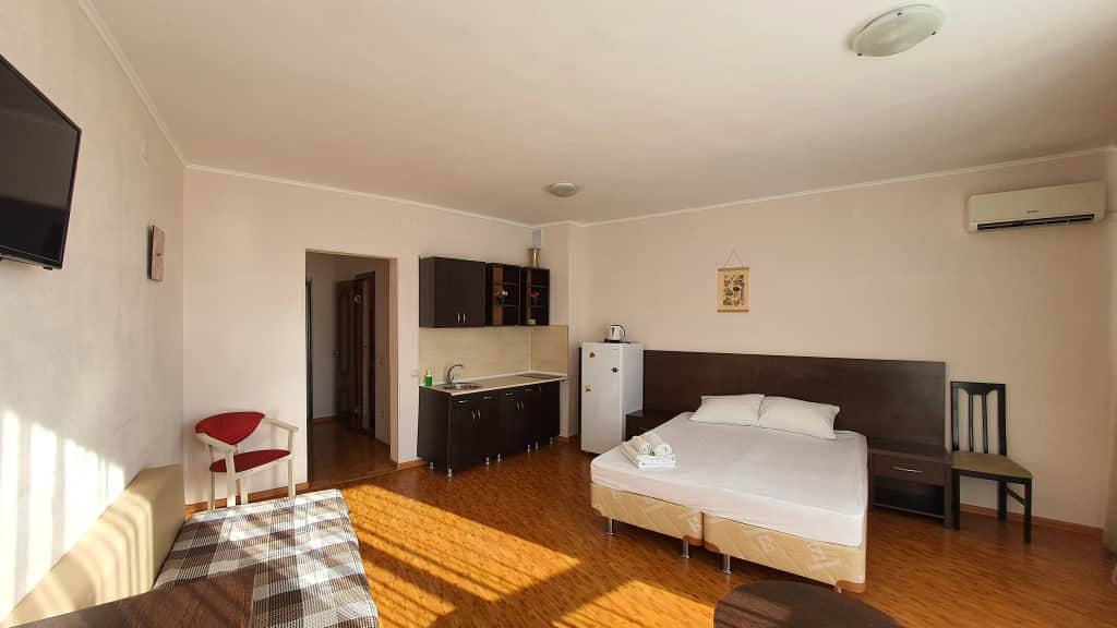 Апартаменты Уютная Студия на Кирпичной от HomeHotelSochi: фото 3
