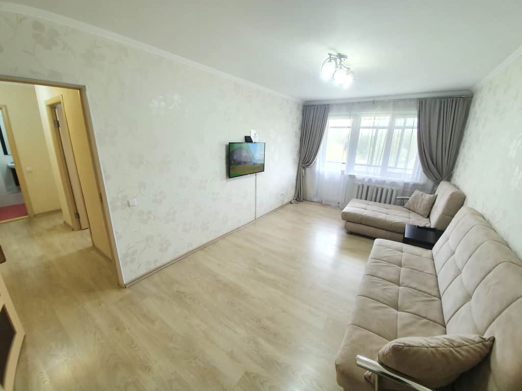Квартира Виталий HouseRent Двухкомнатная по ул. Нефтяников, 27: фото 2